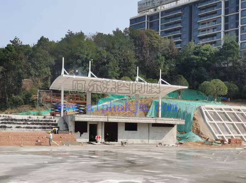 长沙白鹤中学膜结构看台顺利竣工